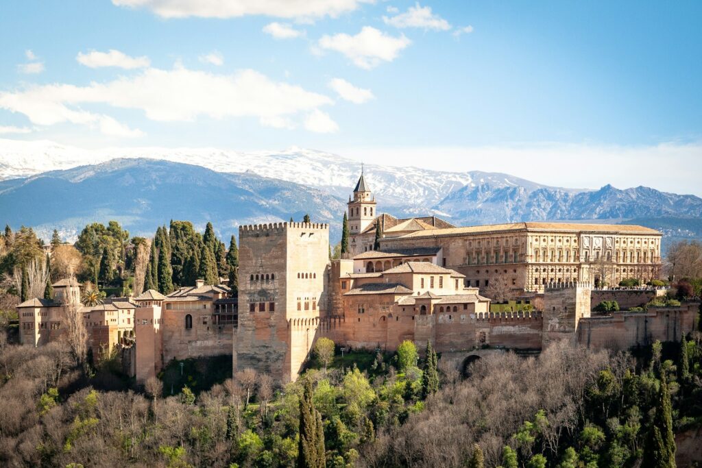 dimitry-b-uDl5opHop7E-unsplash-1024x683 Sol, Sangria e Surpresas: 10 cidades na Espanha que vão te encantar