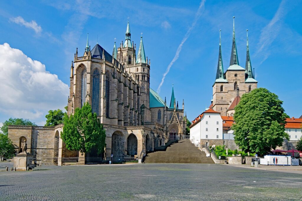 erfurt-cathedral-2375431_1280-1024x682 Descubra a Alemanha: 27 cidades imperdíveis que encantam & inspiram