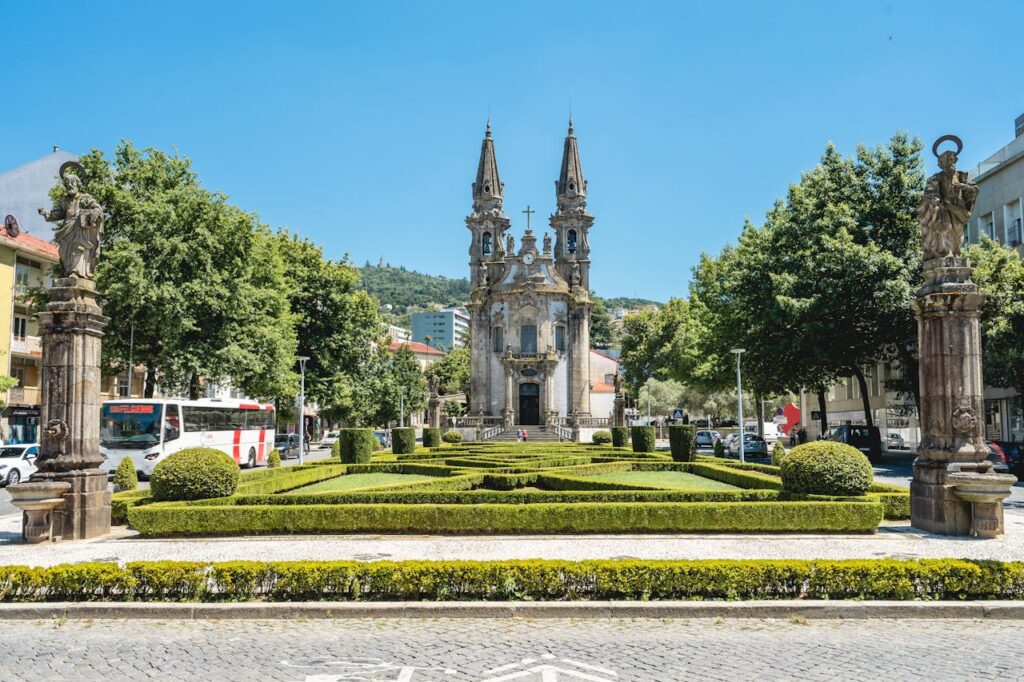 pexels-sonny-vermeer-505472791-17460338-1024x682 Cidades para conhecer em Portugal: 10 Cidades Fascinantes