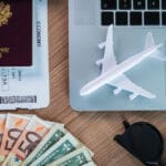 Dicas práticas para planejar sua primeira viagem sozinha com segurança e confiança.