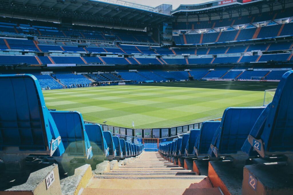 vienna-reyes-Zs_o1IjVPt4-unsplash-1024x683 Visite o Estádio Santiago Bernabéu: O Templo do Real Madrid