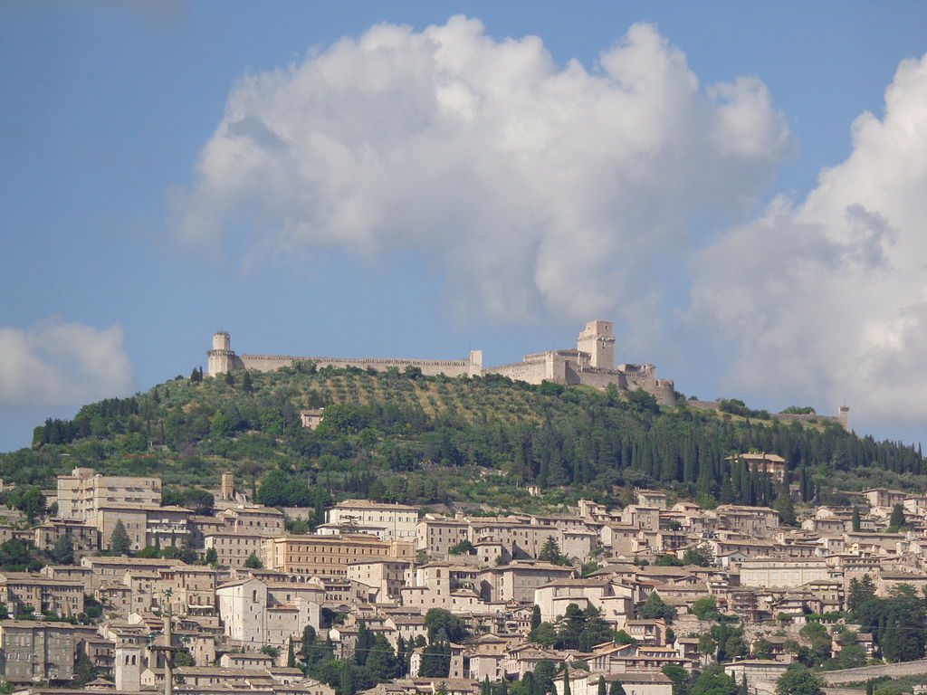 1024px-Rocca_Maggiore_Assisi_49 O que fazer em Assis, na Itália: um roteiro cheio de alma