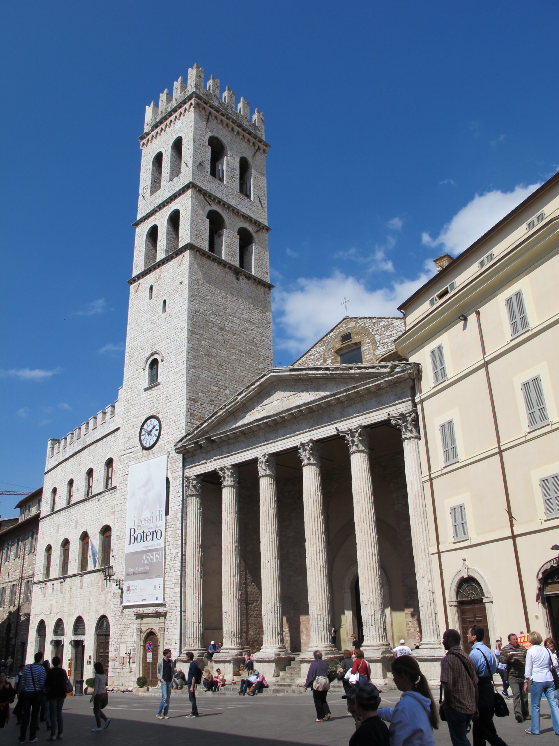 Assisi_tempio_di_minerva_02-scaled O que fazer em Assis, na Itália: um roteiro cheio de alma