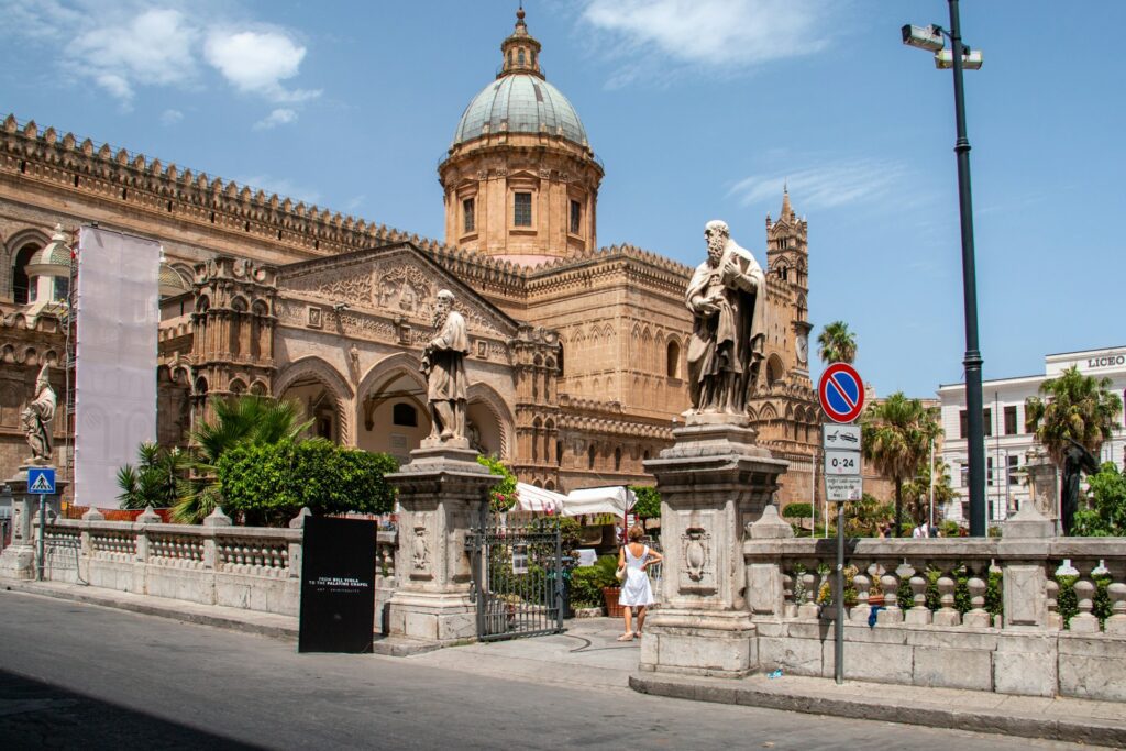 adelio-8cTeoKAwQSo-unsplash-1024x683 Palermo, Sicília: caos encantador, sabores intensos e história viva