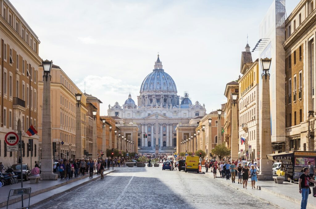 claudio-hirschberger-HI5c2A-LOqs-unsplash-1024x677 🏛️ Onde Ficar em Roma: Guia Completo com Bairros e Hotéis para Todos os Estilos