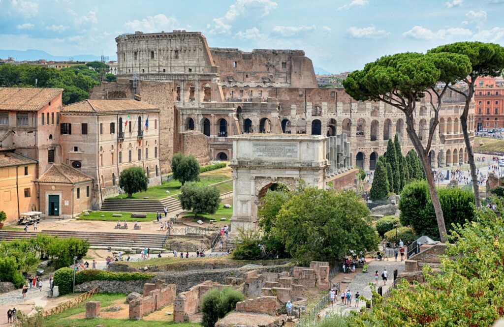 david-edkins-grlIoctRp1o-unsplash-1024x665 🏛️ Onde Ficar em Roma: Guia Completo com Bairros e Hotéis para Todos os Estilos