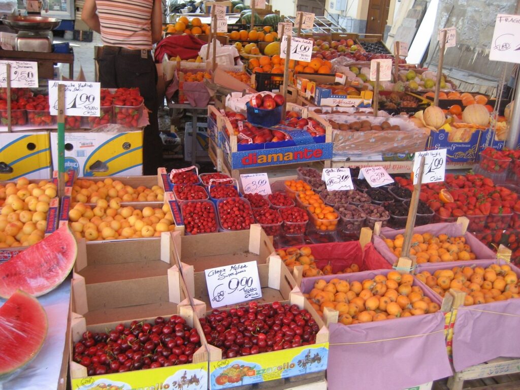 market-138944_1280-1024x768 Palermo, Sicília: caos encantador, sabores intensos e história viva