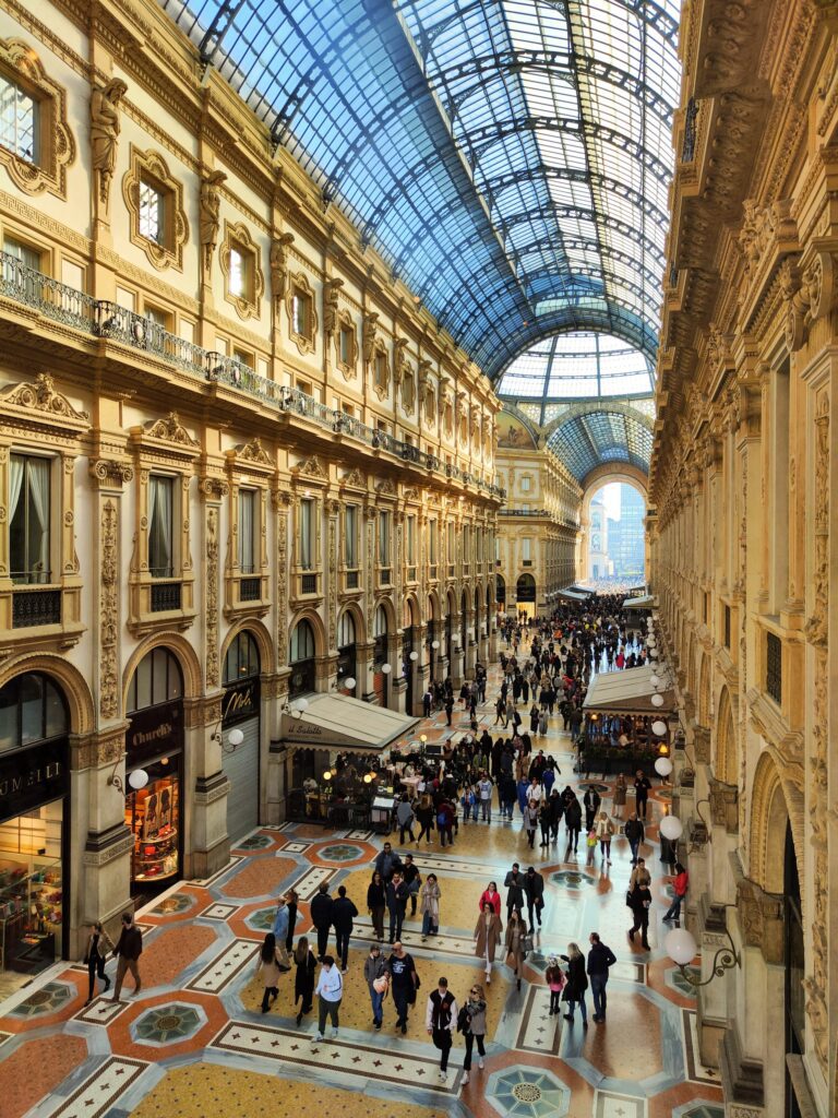 paladuta-stefan-skYiYoe_3TA-unsplash-768x1024 Milão no inverno: o que fazer na capital da moda nos meses mais frios