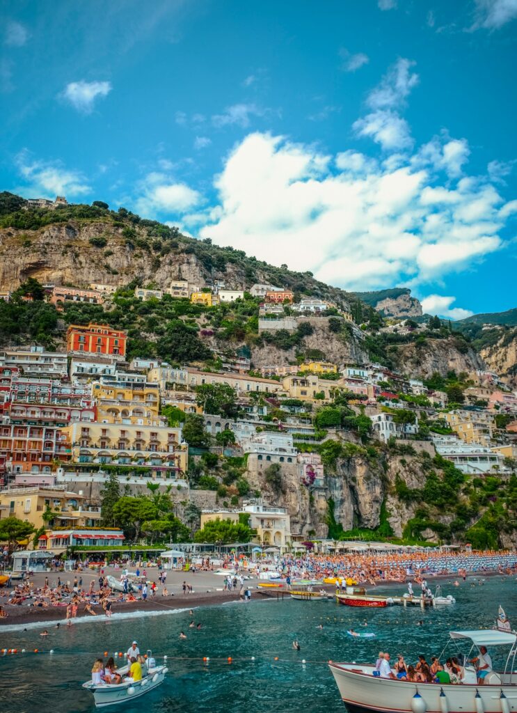 sean-kelley-VdHrZjJwJuE-unsplash-743x1024 Feriados na Itália 2026: Um Calendário Completo para Planejar Sua Viagem