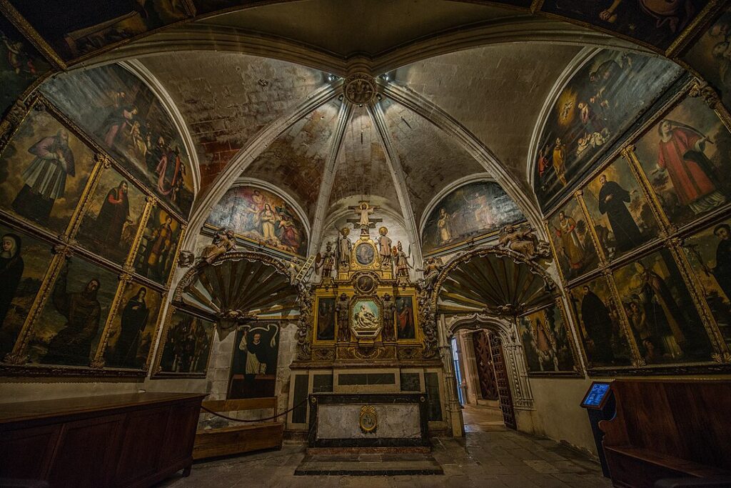 1079px-Kathedrale_La_Seu_Inside_Palma_5-1024x683 🧭 Além de Barcelona: As Obras Menos Conhecidas de Antoni Gaudí