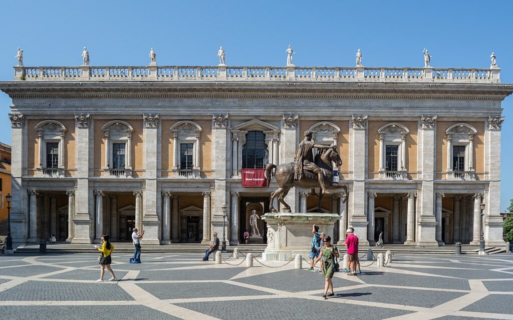 1152px-Piazza_del_Campidoglio_Rome_25315516593-1024x640 🏛️15 Razões para Visitar Roma: Uma Ode à Cidade Eterna