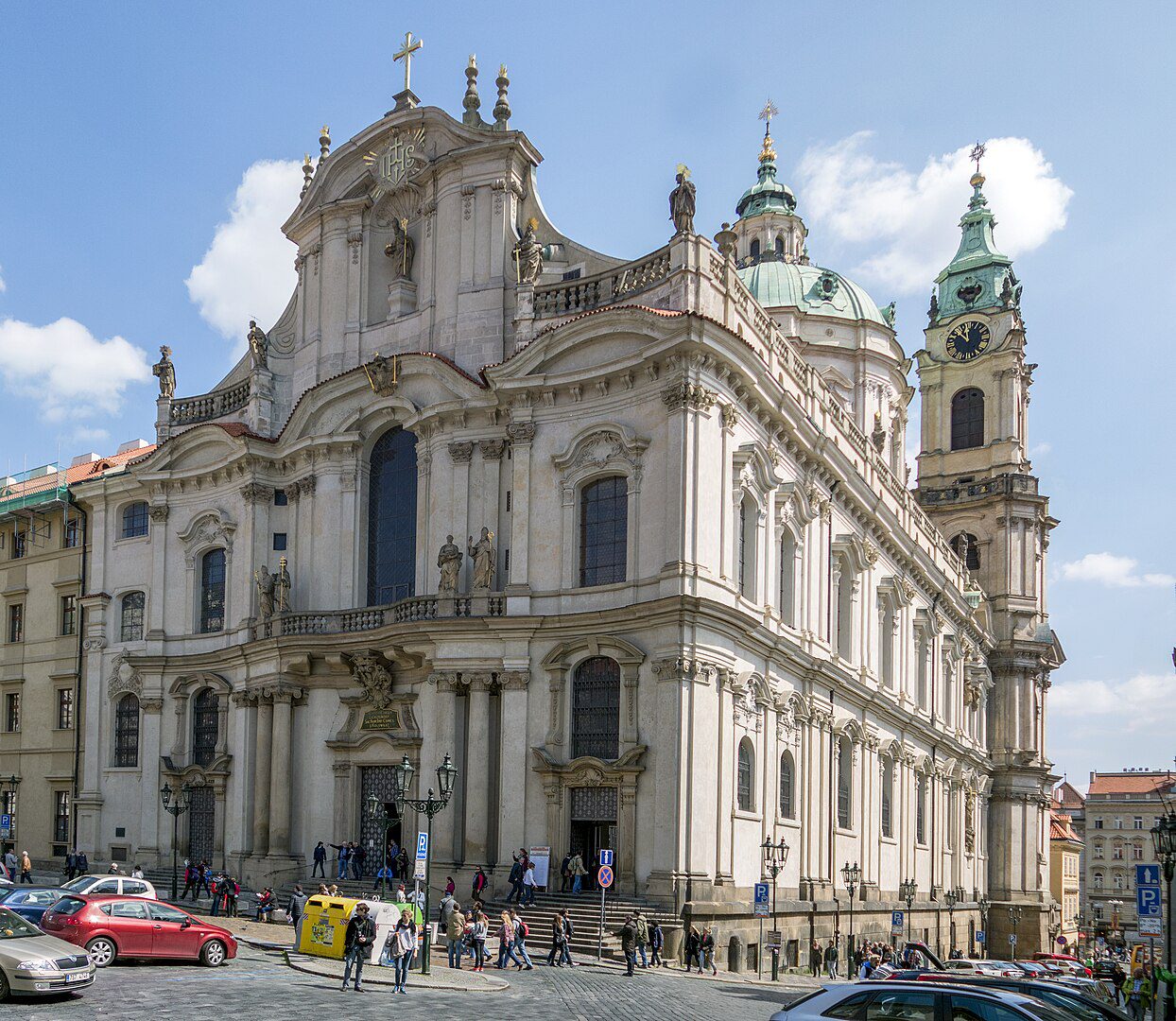 1244px-Church_of_Saint_Nicholas_in_Mala_Strana_02js Budapeste ou Praga: Qual é o melhor destino?