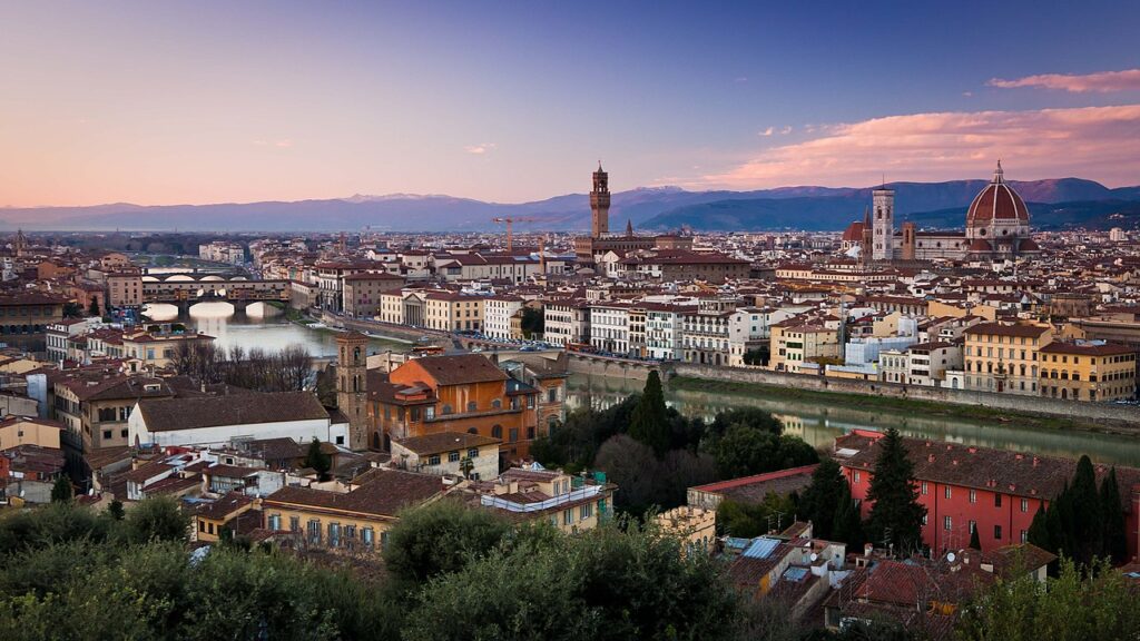1280px-Florence_from_the_Top_5368497781-1024x576 🍝 Melhor época para visitar Florença: arte, clima e experiências inesquecíveis