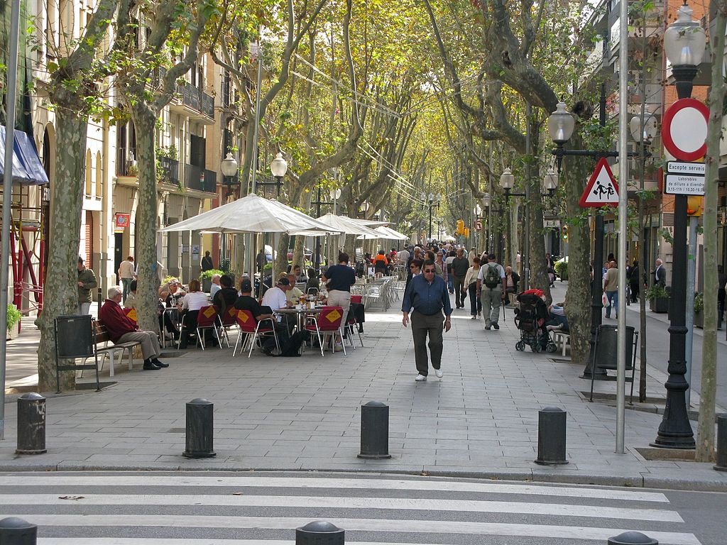 Barcelona_Rambla_Poblenou 🏙️ Onde ficar em Barcelona, Espanha: os melhores bairros e hotéis para sua viagem