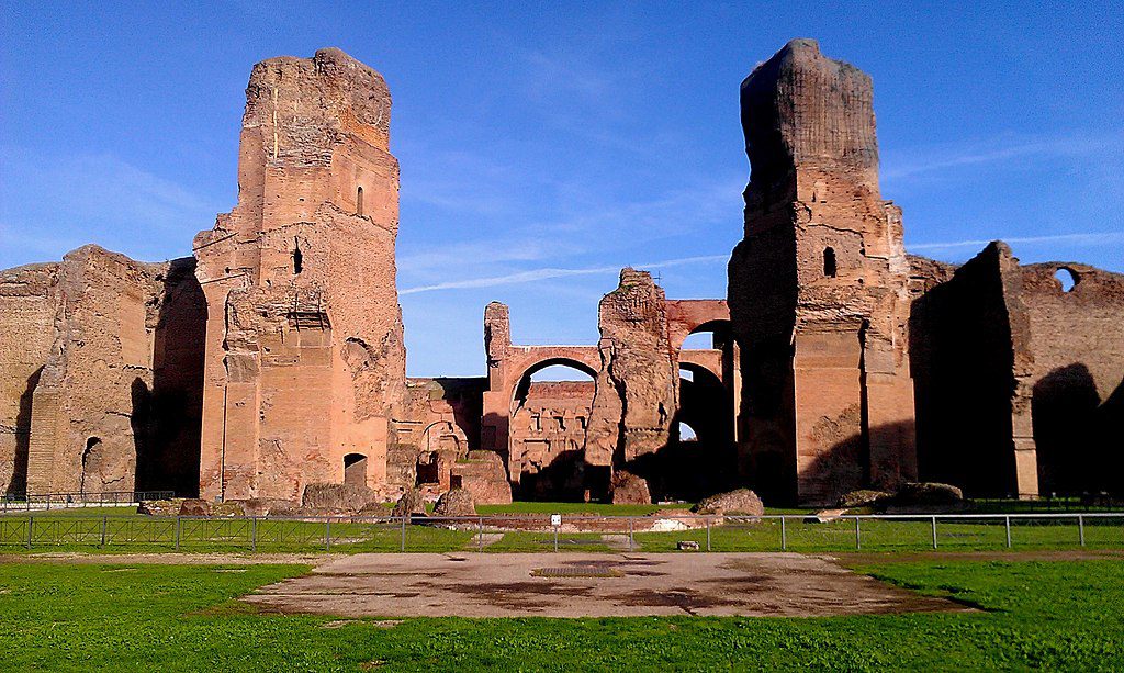 Baths_of_Caracalla_facing_Caldarium 🏛️15 Razões para Visitar Roma: Uma Ode à Cidade Eterna