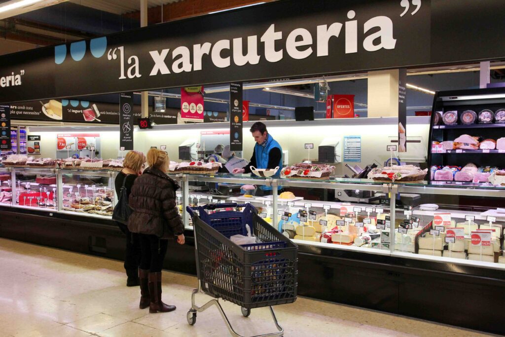 Caprabo-Barcelona-1024x683 🛒 Supermercados em Barcelona: onde fazer compras com estilo (ou pelo menos sem drama)