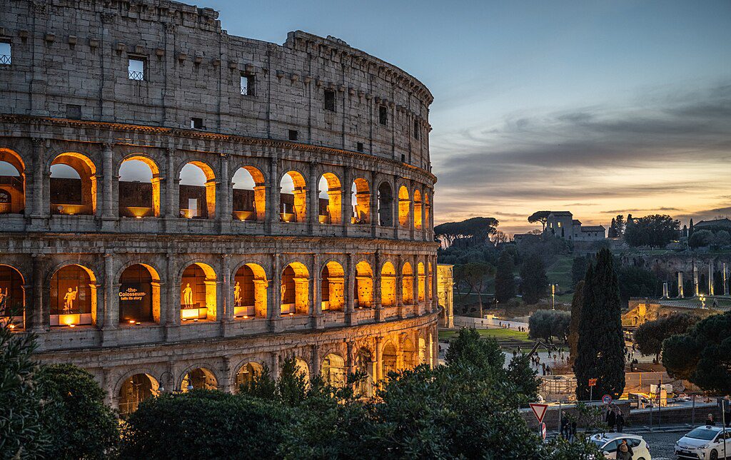 Colosseum_of_Rome_Italy 🏛️15 Razões para Visitar Roma: Uma Ode à Cidade Eterna
