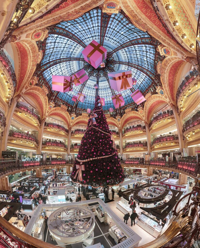Galerie_Lafayette_Haussmann_Dome-826x1024 🗼15 Razões para Visitar Paris e Se Apaixonar Pela Cidade Luz