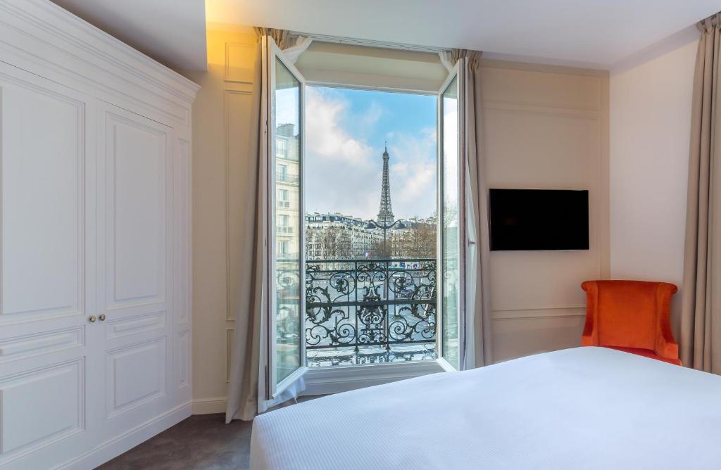 Hotel-La-Comtesse Hotéis com Vista para a Torre Eiffel: Onde o Romance Encontra Paris
