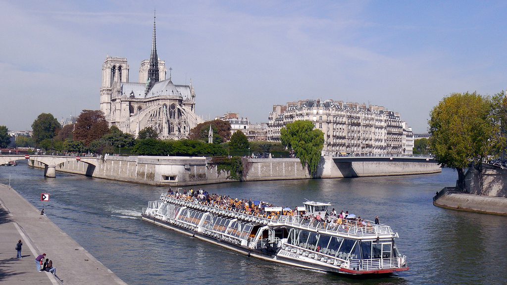 Ile_de_la_Cite_from_Pont_de_la_Tournelle 🌧️ Paris com Chuva – 20 lugares para visitar