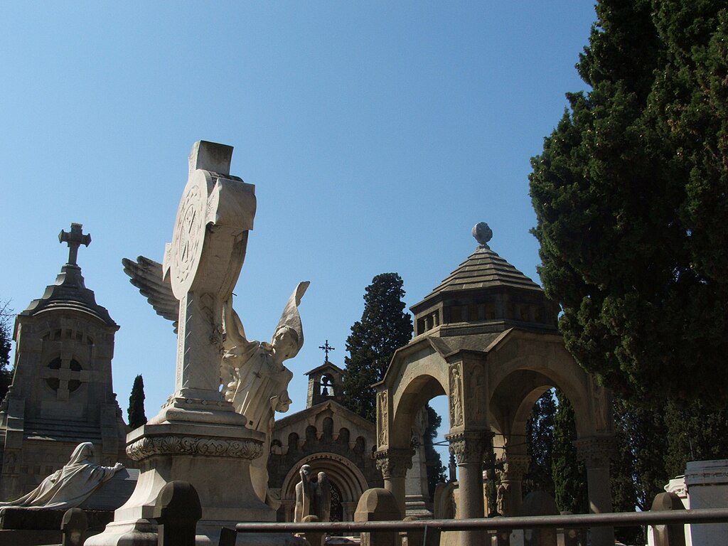 Montjuic_Cemetery_Barcelona 🗓 Feriados na Espanha 2026: datas, tradições e dicas para viajar melhor