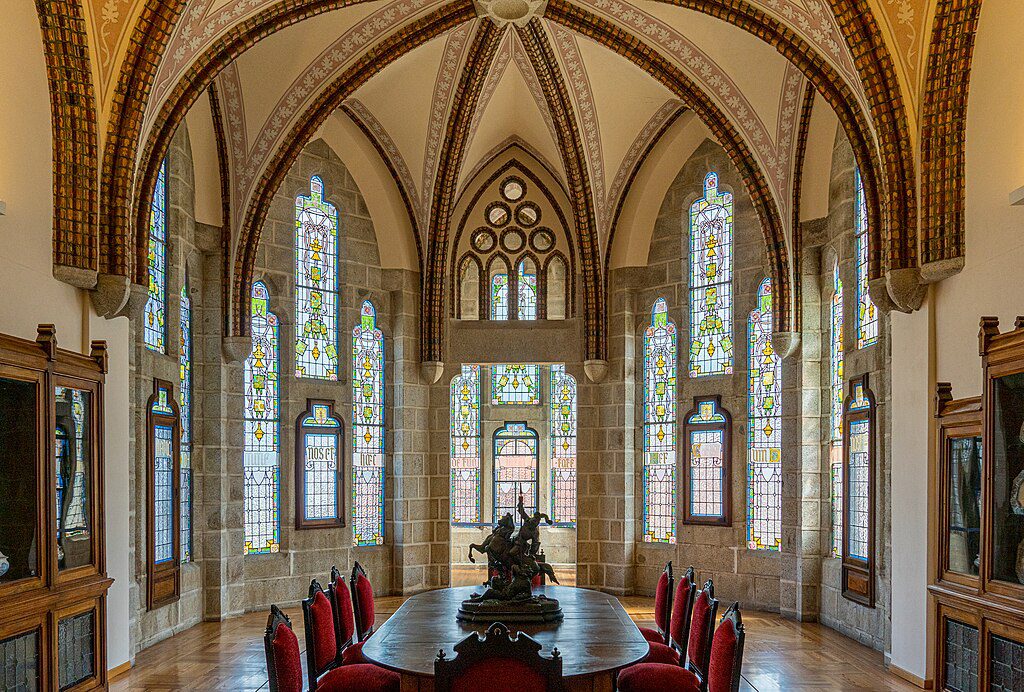Palacio_Episcopal_Astorgaa 🧭 Além de Barcelona: As Obras Menos Conhecidas de Antoni Gaudí