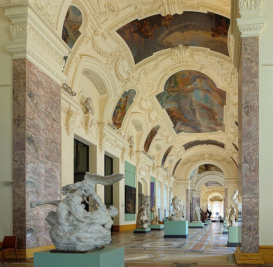 Petit-Palais-interior 🌧️ Paris com Chuva – 20 lugares para visitar