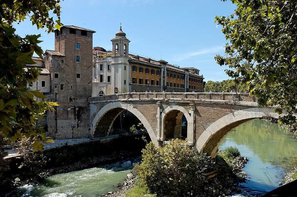 Ponte_Fabricio_Rome_Pierleoni 🏛️15 Razões para Visitar Roma: Uma Ode à Cidade Eterna