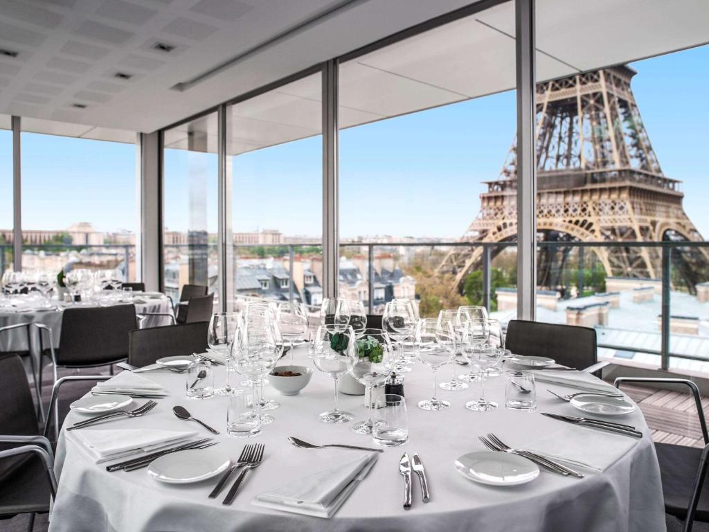 Hotéis com Vista para a Torre Eiffel: Onde o Romance Encontra Paris