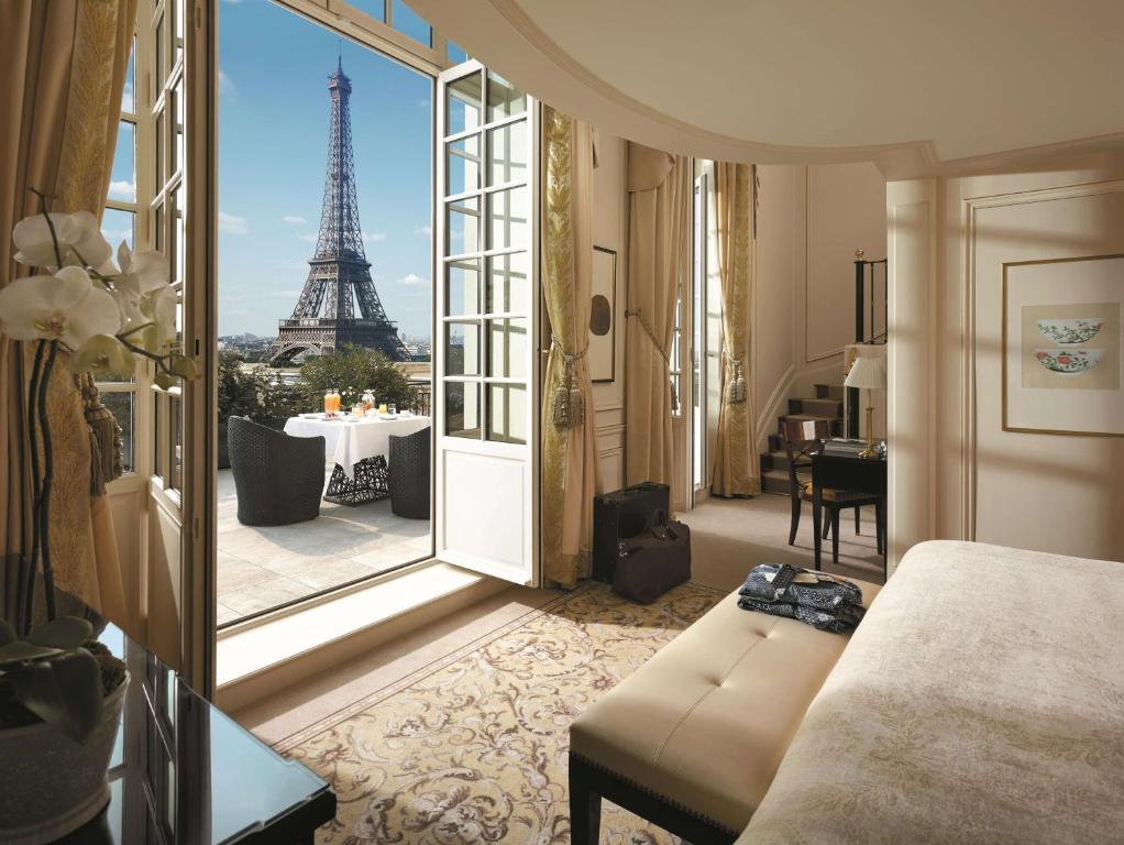 Shangri-La-Paris Hotéis com Vista para a Torre Eiffel: Onde o Romance Encontra Paris