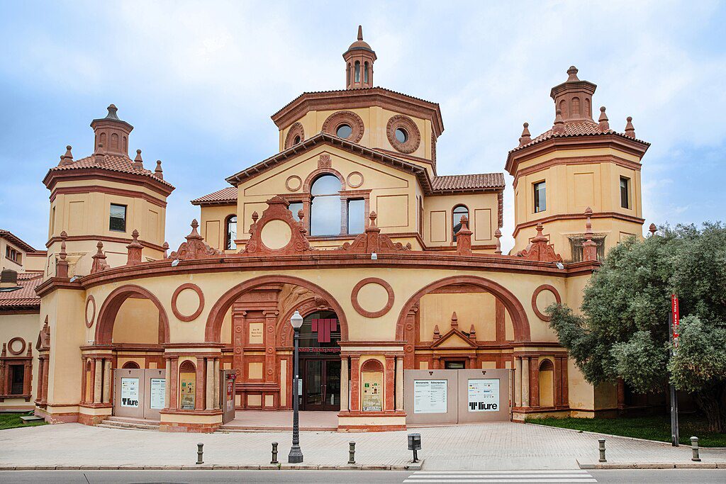 Teatre_Lliure_de_Montjuic 🏙️ Melhores bairros em Barcelona para viver com estilo, conforto e autenticidade