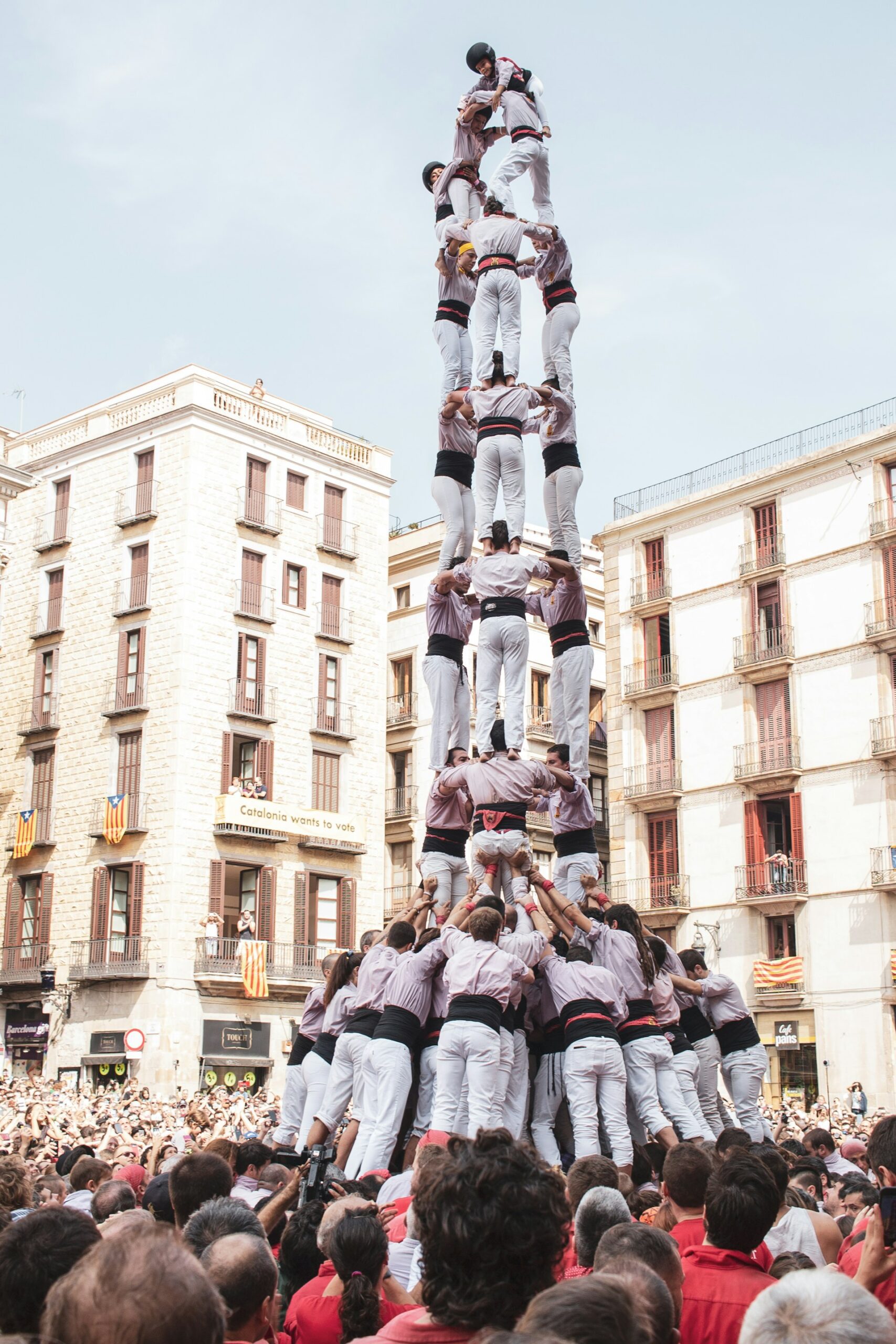 angela-compagnone-7-rUmLJK5Qo-unsplash-scaled 🌍 Melhor Época para Visitar Barcelona: Guia por Estações e Meses