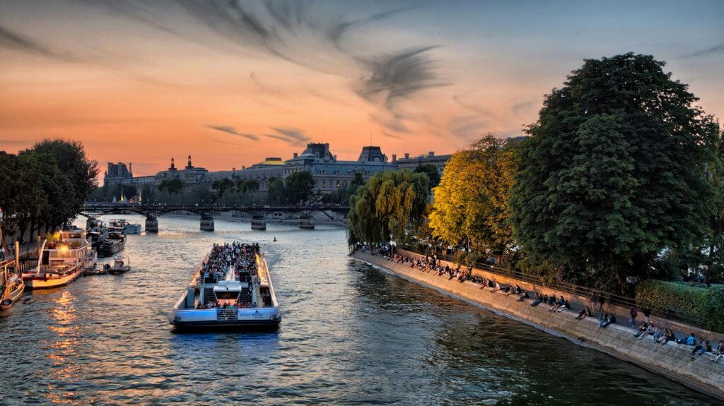 joe-desousa-vxk-ghi-WZU-unsplash-1024x575 🗼15 Razões para Visitar Paris e Se Apaixonar Pela Cidade Luz