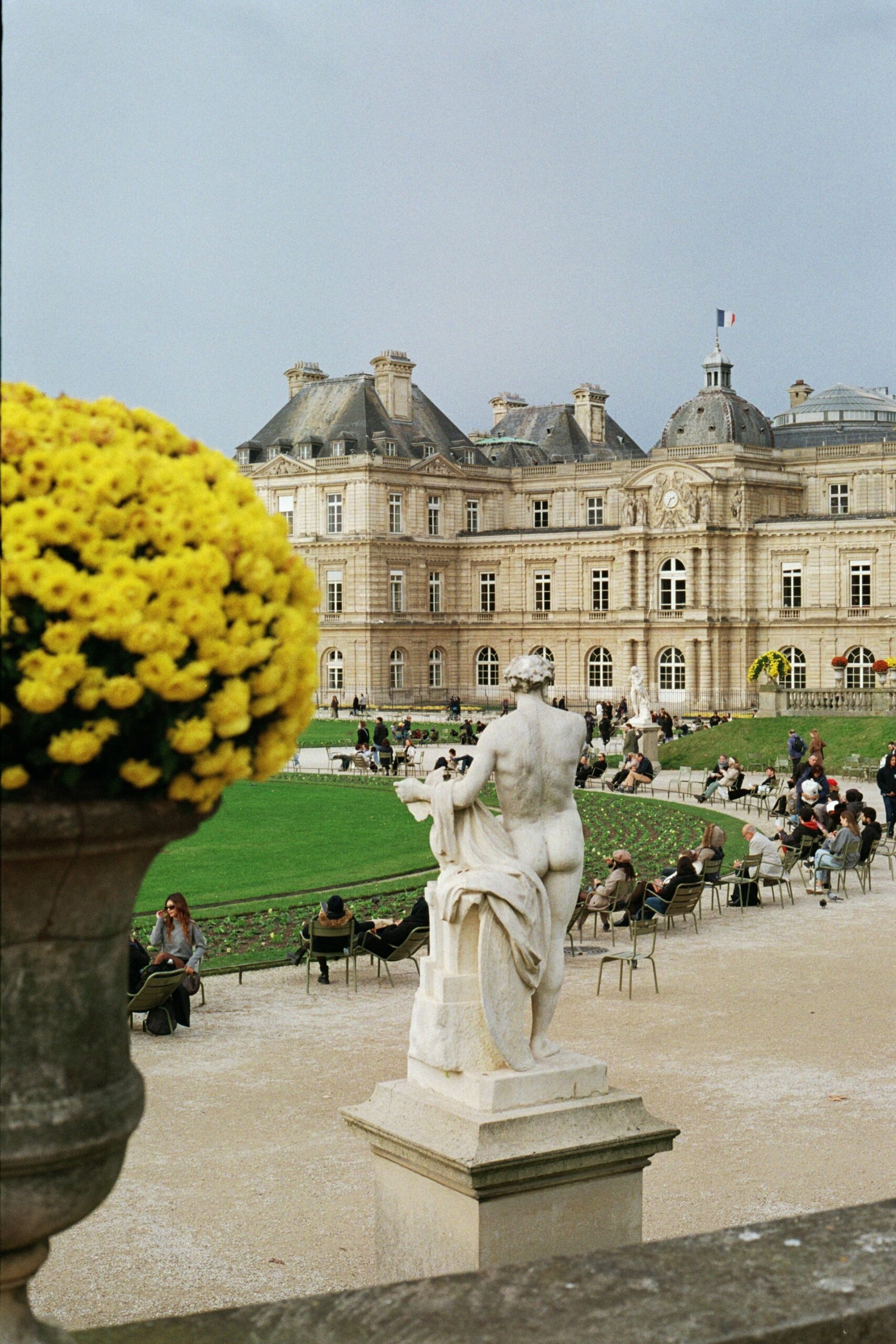 louis-le-pessot-kM30yPwopcA-unsplash-scaled 🗼15 Razões para Visitar Paris e Se Apaixonar Pela Cidade Luz
