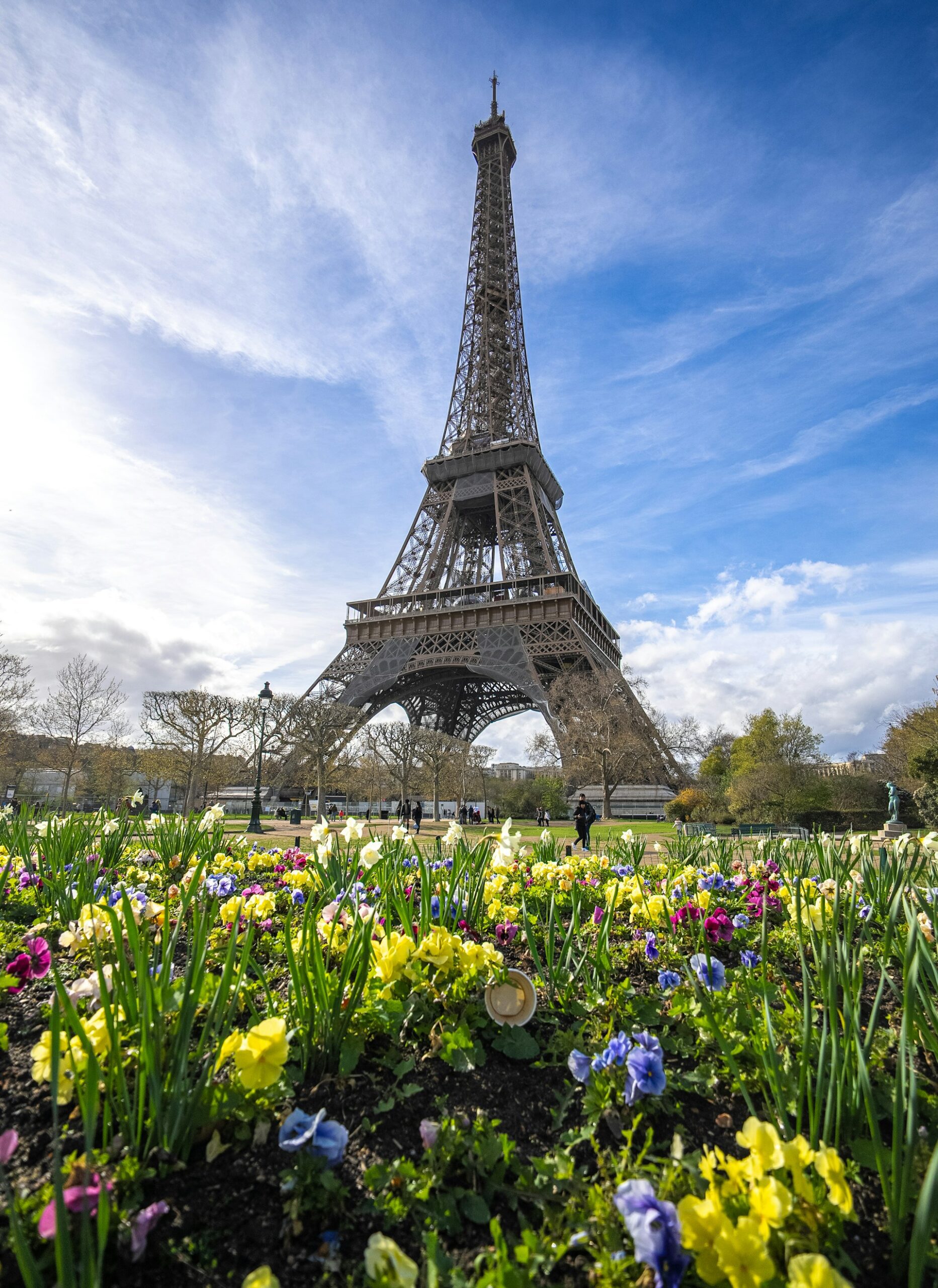 mana5280-I0dSSNA6imQ-unsplash-scaled 🍷 Melhor época para visitar Paris: quando a cidade brilha mais