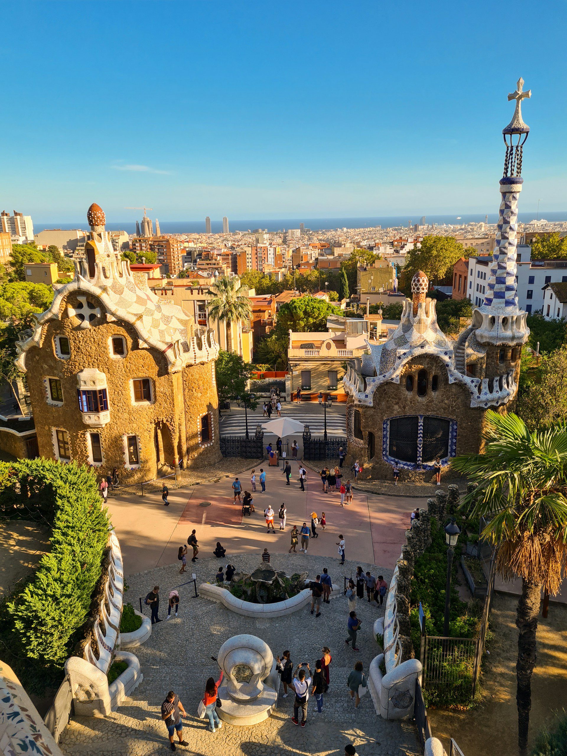 martijn-vonk-1WmRIMApD9I-unsplash 🌀 Antoni Gaudí em Barcelona: Um Roteiro Visual pelas 10 Obras Mais Icônicas