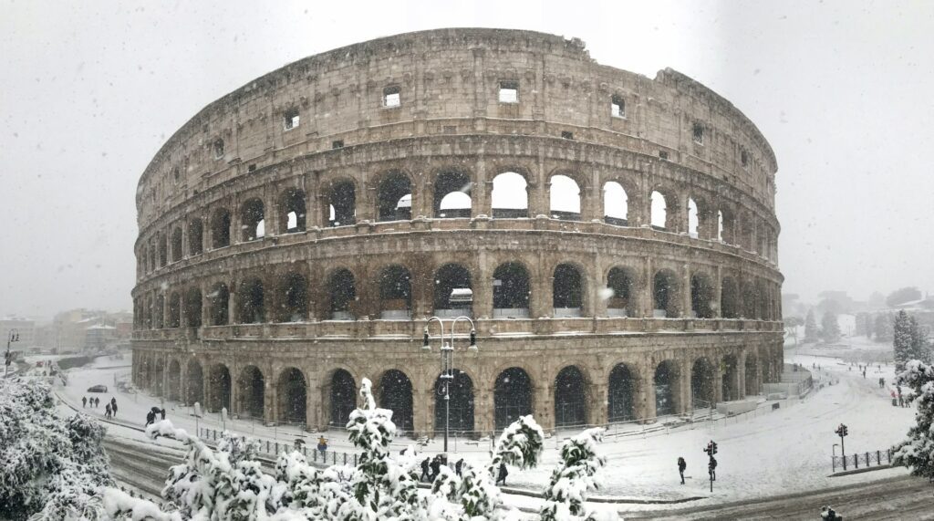 ollie-tulett-FQWhlAw7FSU-unsplash-1024x571 🏛️ Melhor Época para Visitar Roma: Um Guia por Estações e Meses