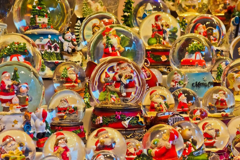 snow-balls-3882384_1280-1024x682 🎄 Mercados de Natal na Alemanha – Os 12 Mais Incríveis para Visitar em 2025 🎅
