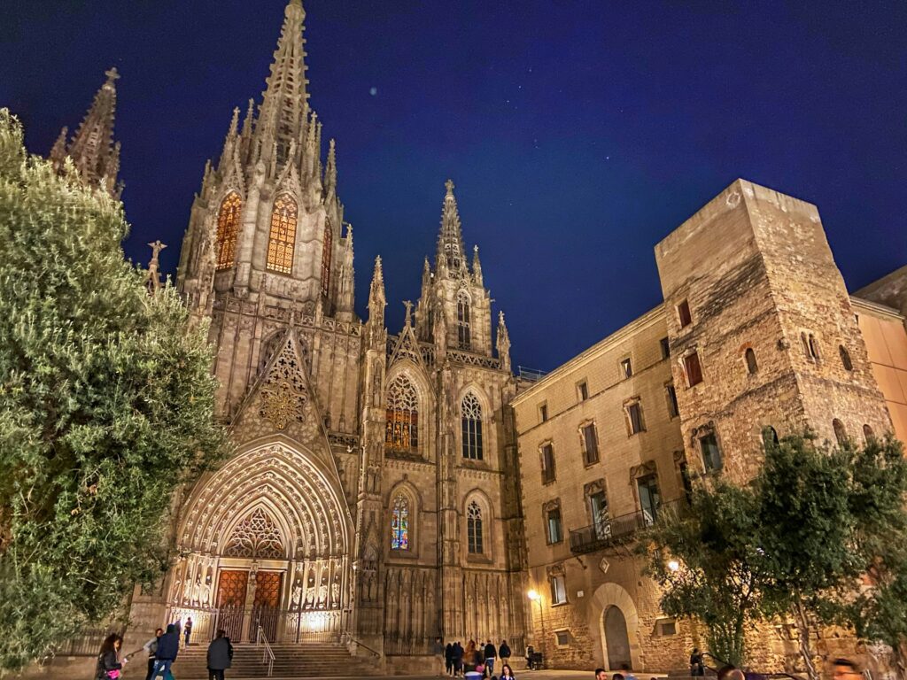 w-k-D1nSvOobkJM-unsplash-1024x768 🏙️ Onde ficar em Barcelona, Espanha: os melhores bairros e hotéis para sua viagem