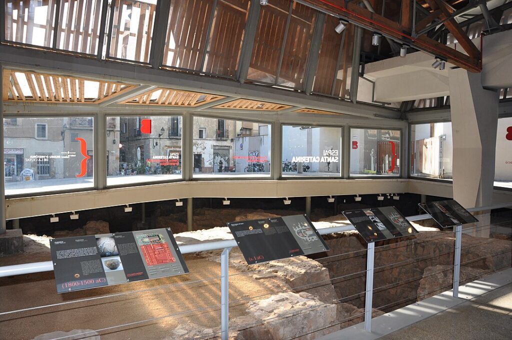 1084px-MUHBA_Santa_Caterina_Barcelona-1024x680 🌍 Roteiro Barcelona: 1, 2, 5 e 7 dias✨