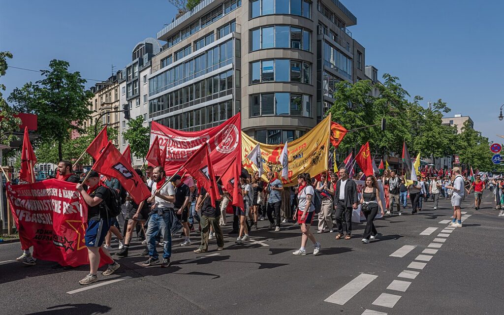 1152px-Koln_Erster-Mai-Demo_asv2024-05_img1-1024x640 Feriados na Alemanha em 2026: Celebrações e Tradições Culturais