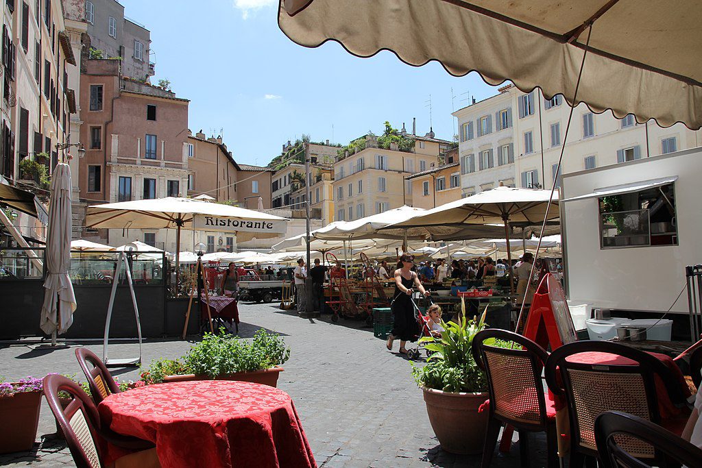 Campo_de_Fiori_ Viajar sozinha para Roma: Como Viver a Cidade Eterna com Liberdade, Segurança e Encanto