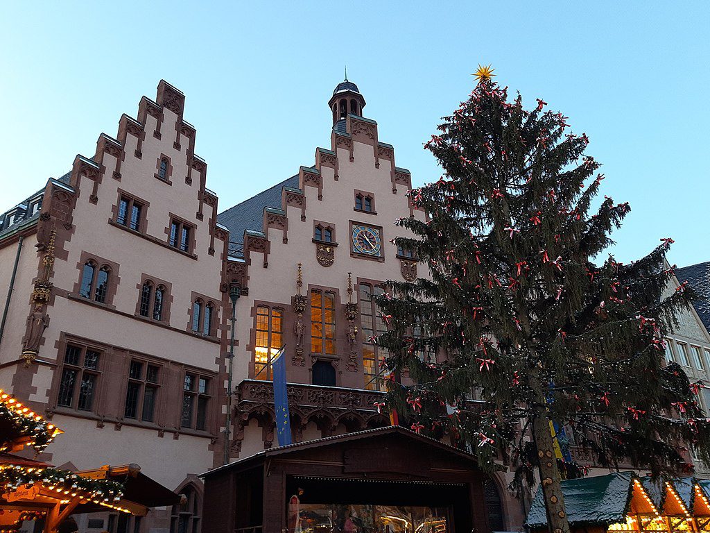 Christmas_tree_Frankfurt_ Feriados na Alemanha em 2026: Celebrações e Tradições Culturais