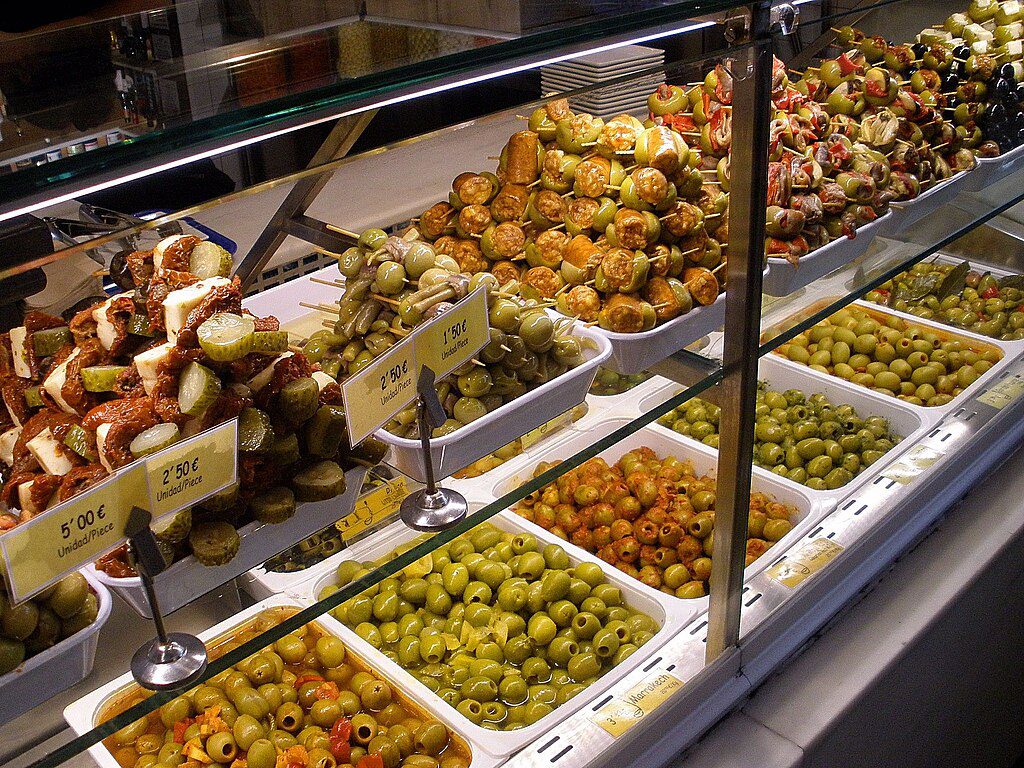 Madrid_-_Mercado_de_San_Miguel 🏙️ 15 Razões para Visitar Madrid: A Alma Vibrante da Espanha