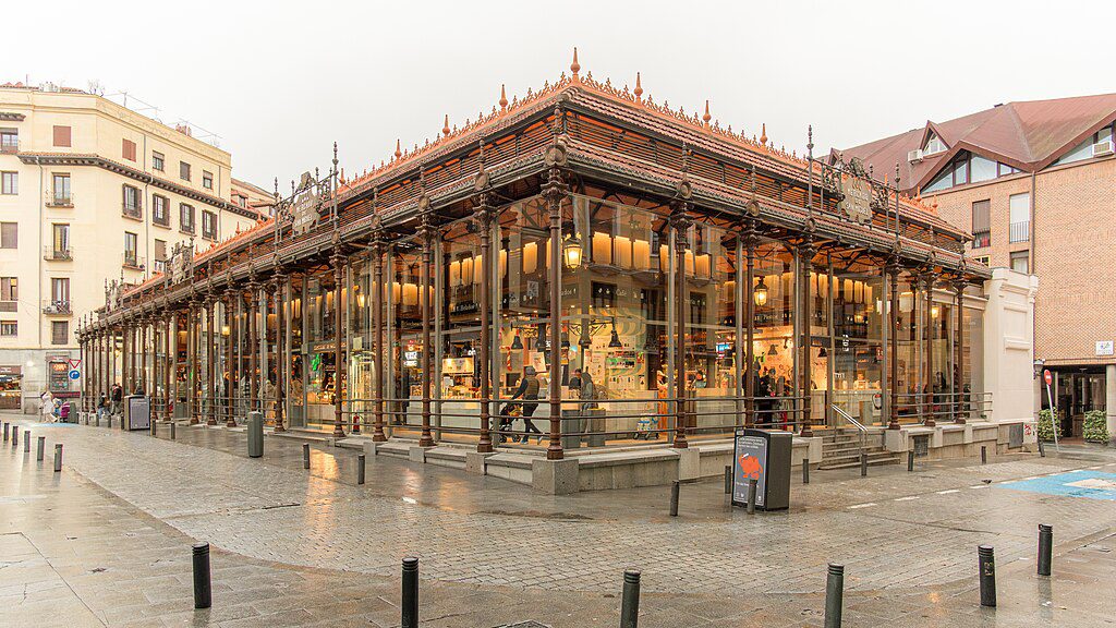 Mercado_de_San_Miguel_2025 🏙️ 15 Razões para Visitar Madrid: A Alma Vibrante da Espanha