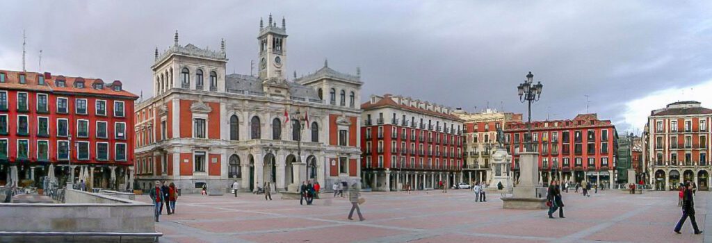 Plaza_Mayor_Valladoli-1024x350 🏙️ 15 Razões para Visitar Madrid: A Alma Vibrante da Espanha
