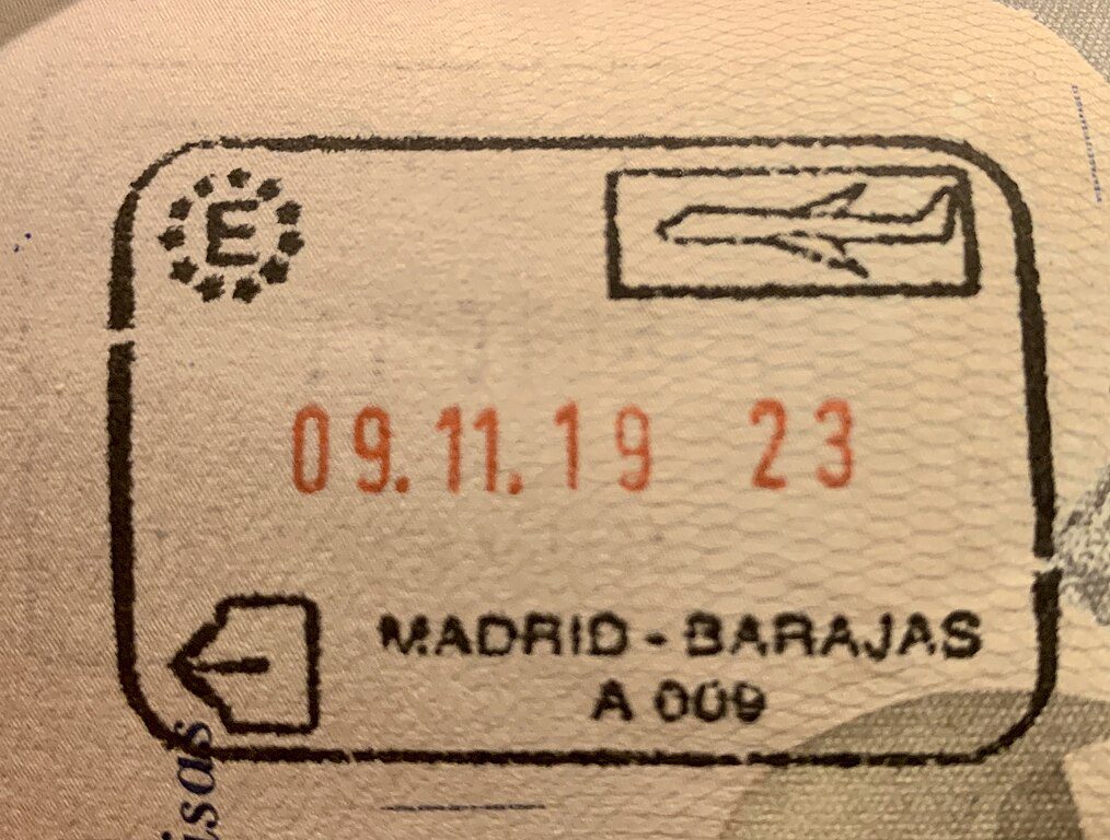 Spanish_Exit_Stamp_Barajas ✈️ Aeroporto de Madrid: Porta de entrada vibrante para a Espanha