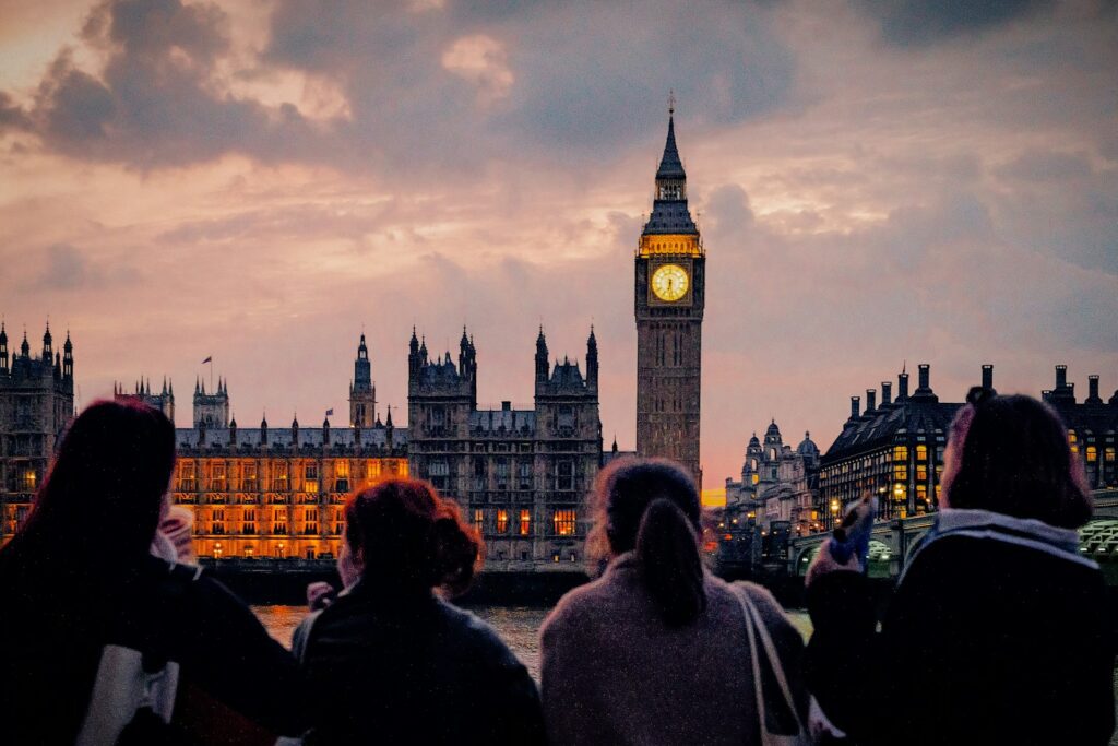 min-felix-xu-oOx60Zj3XwE-unsplash-1024x683 De novato a expert: 10 dicas para dominar a arte de viajar sozinho