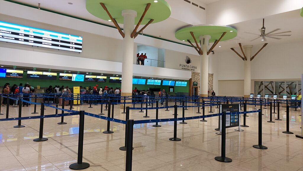 Departure_lounge_Punta_Cana_International_Airport-1024x578 Punta Cana Onde Fica? Seu Paraíso Caribenho em 2026!
