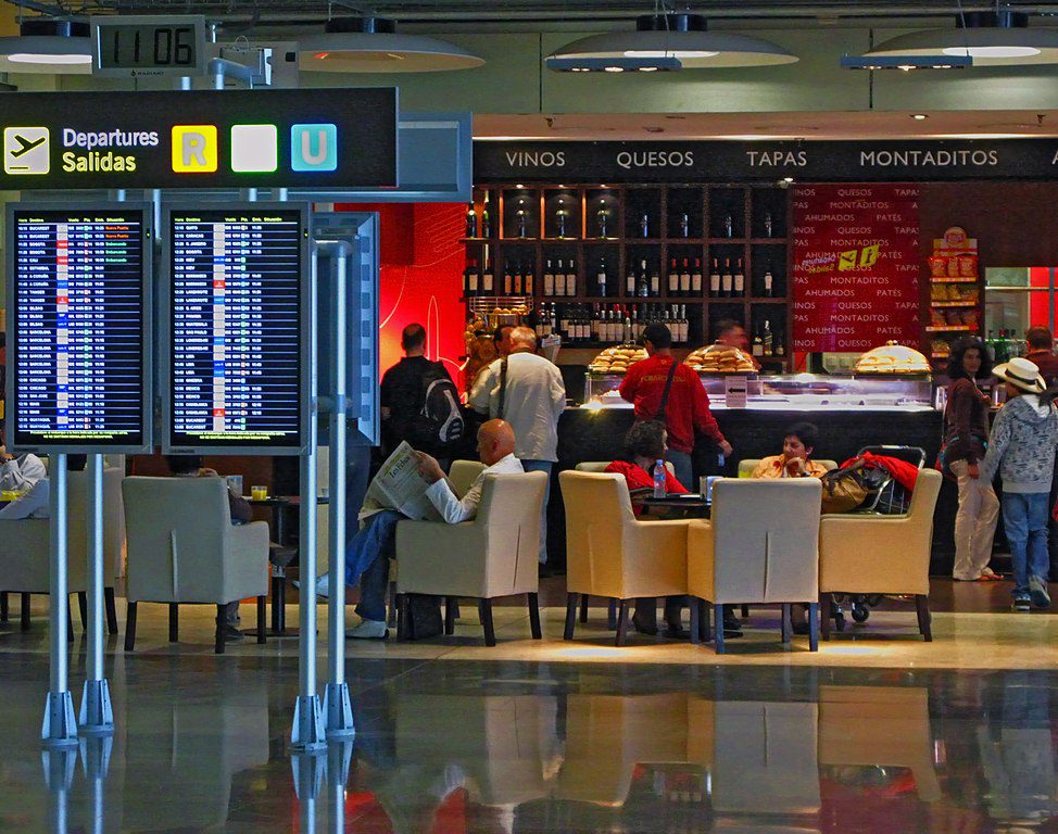 Madrid._Adolfo_Suarez_–Barajas_Airport ✈️ Aeroporto de Madrid: Porta de entrada vibrante para a Espanha